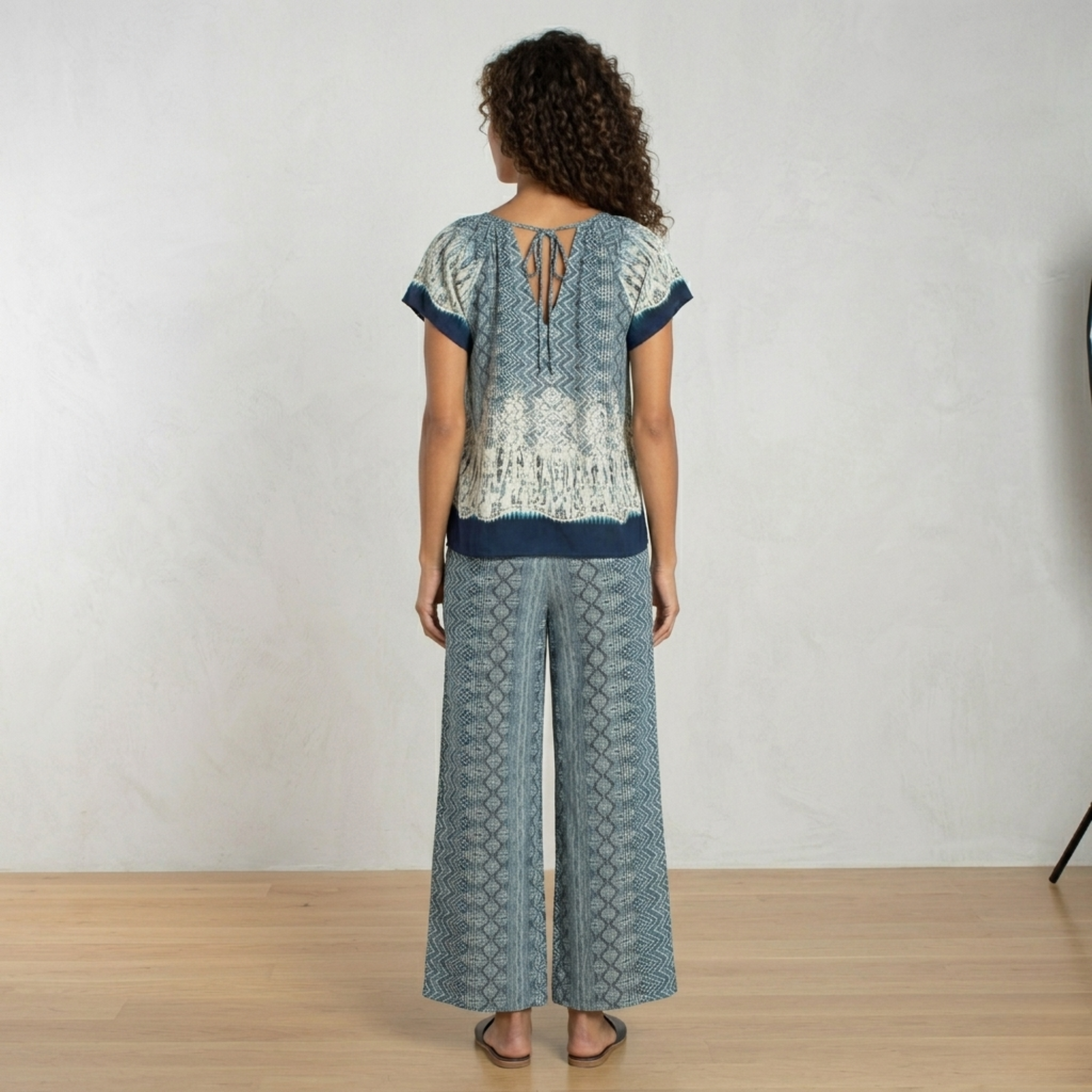 WOVEN TOP WITH FRONT TIE